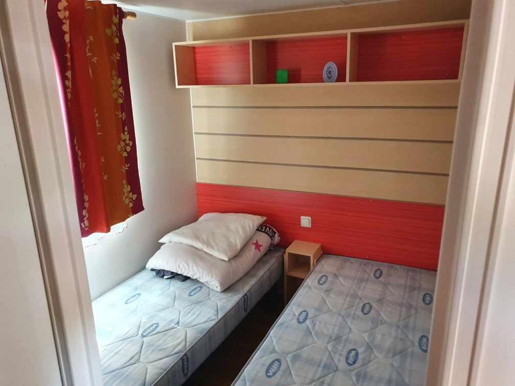 Mobil Avec Spacieuse Terrasse A Proche De Royan Campingplatz Meschers-sur-Gironde